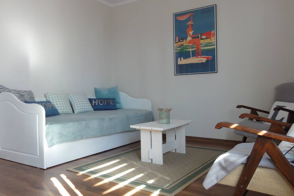 Villa Sopot Apartament Panorama - salon z balkonem i widokiem na morze