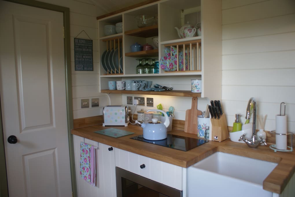 Fully fitted kitchen