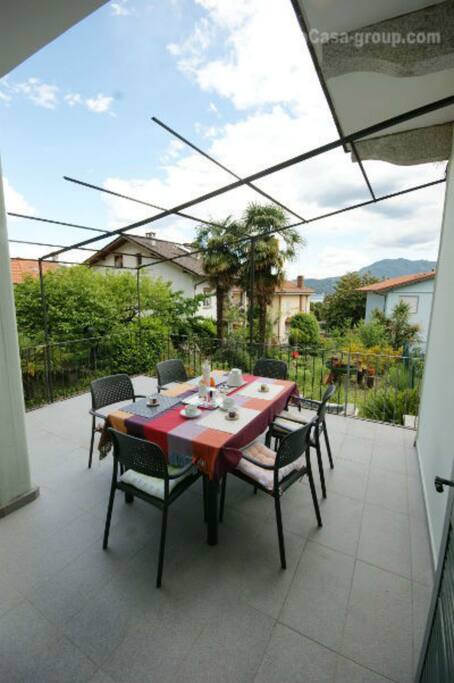 spazio esterno per mangiare fuori