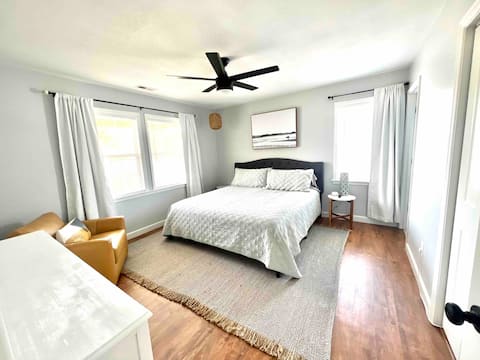 Successful Airbnb property: Upside Over-Renovated and Centrally Located in Nags Head