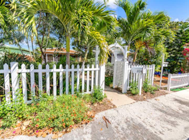 The Great Escape private beach bungalow Bungalows for Rent in Lake