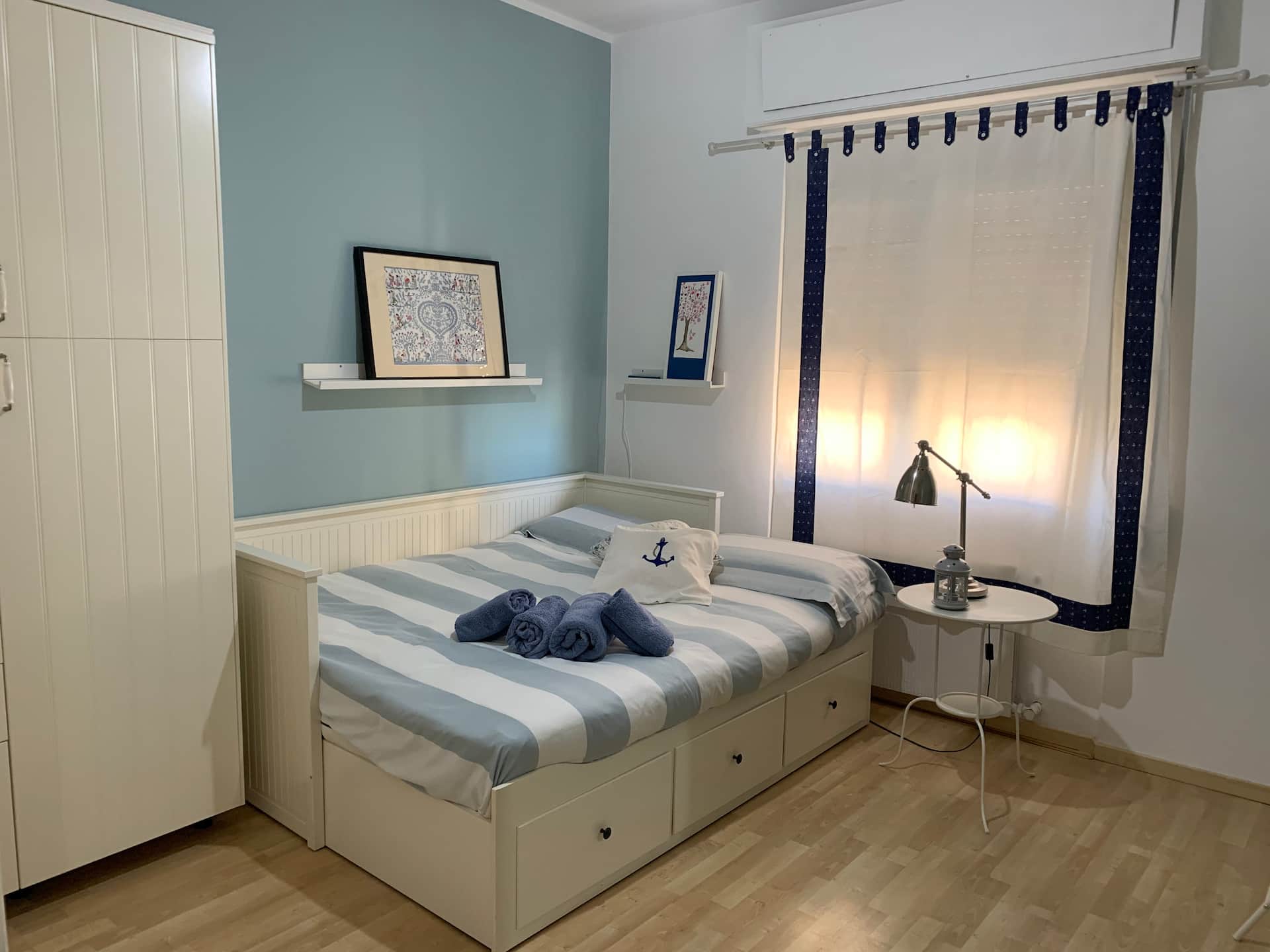 Private apartment facing the sea