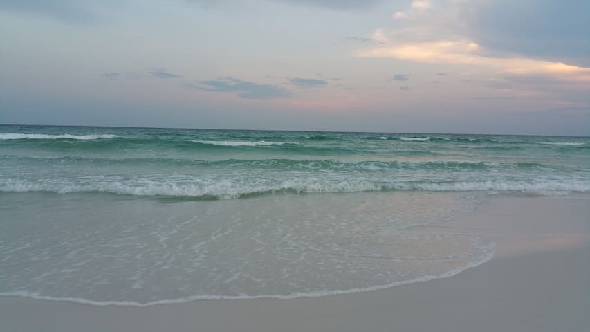 Destin Daydream, 0.6 of a mile to the beach