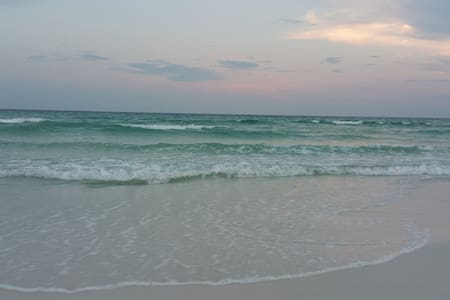 Destin Daydream, 0.6 of a mile to the beach
