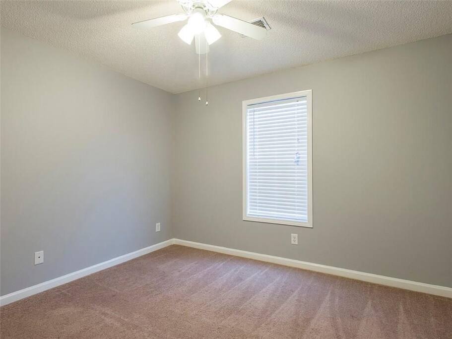 Your Private Room with closet . Queen air mattress provided