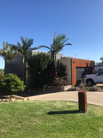 Torquay Tranquil Retreat… Generous 4 BR Home