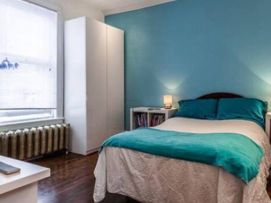Deux (2) lits simples. *La décoration peut changer