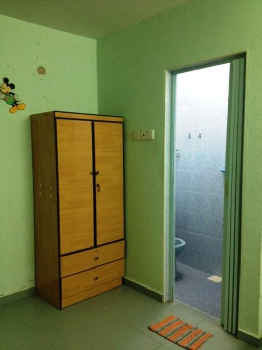 4 room
toilet 2