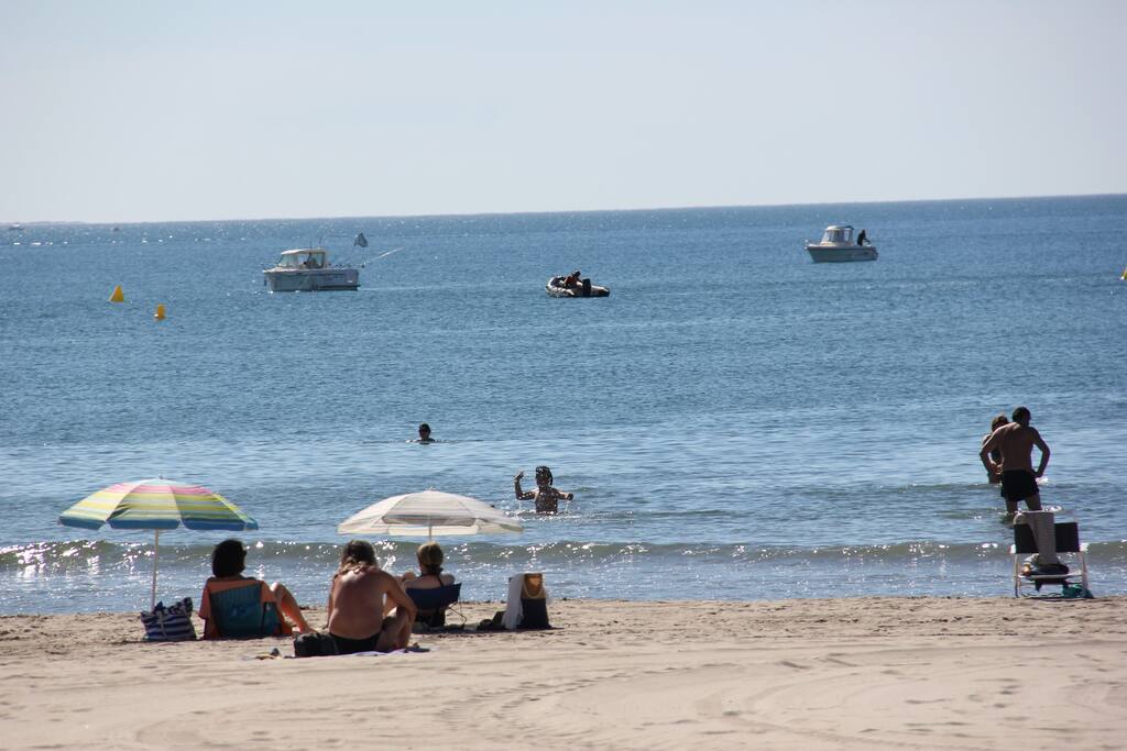 la plage devant la résidence