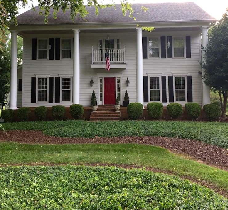 Southern Federal Style Home on 1 3/4 acres with 4 bedrooms, 2.5 baths, walk-out basement and saltwater pool just 25 miles from Nashville. Sleeps 10 with additional trundle & pull-out futon.