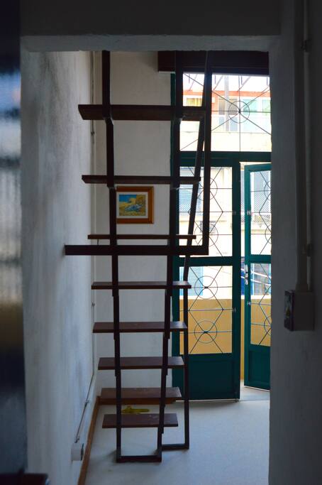 escada mezanino quarto Azul