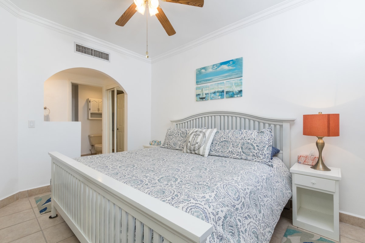 加大双人床主卧套房