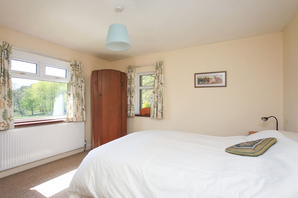 Main double bedroom (bed 1)