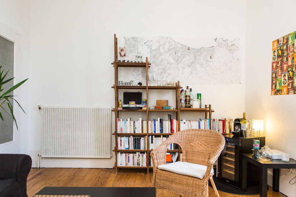 Salon, coin bibliothèque