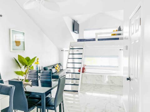 Ocean Front High Rise Luxe Honeymoon Suite