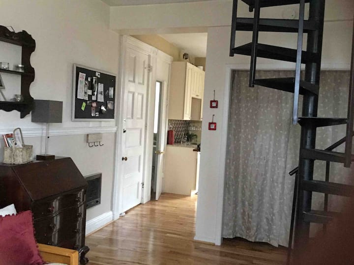 Historic Home By Uofr,apt 1 Is Charming & Private - Greece, NY