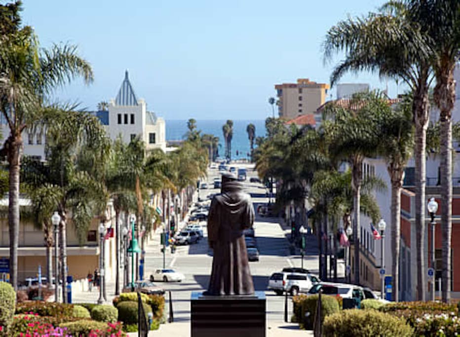 walk to Downtown restaurants