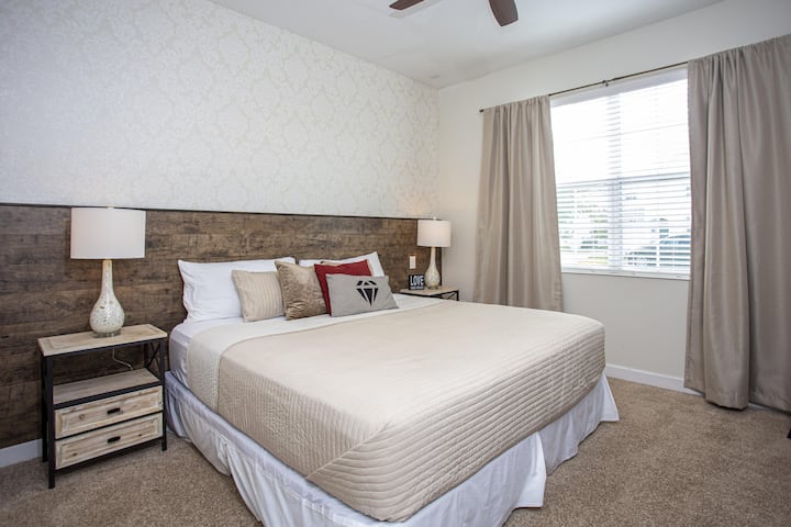 Chumba cha Ghorofa ya 2 (Kitanda cha Ukubwa wa King)