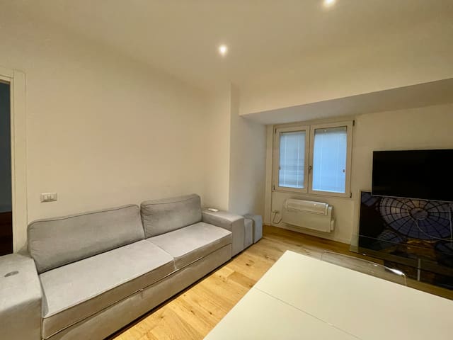 Bilocale moderno appena ristrutturato a Milano