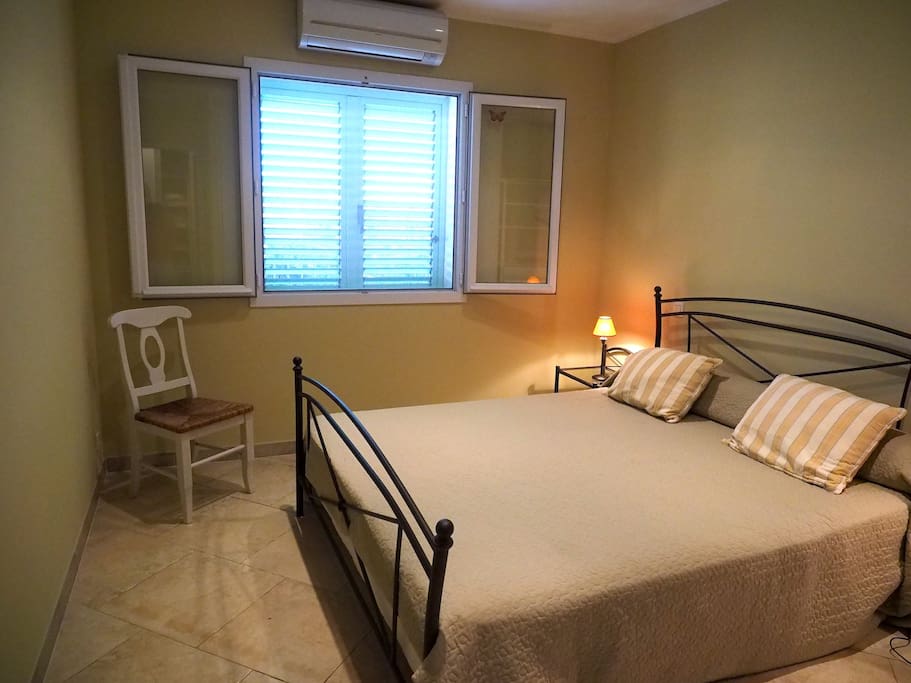 Chambre avec lit en 160