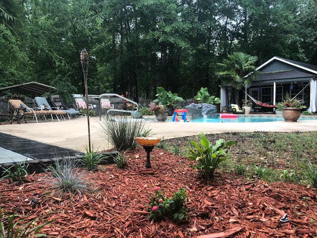 South Atlanta Palms Tropical Oasis