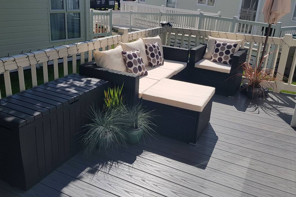 outdoor seating area