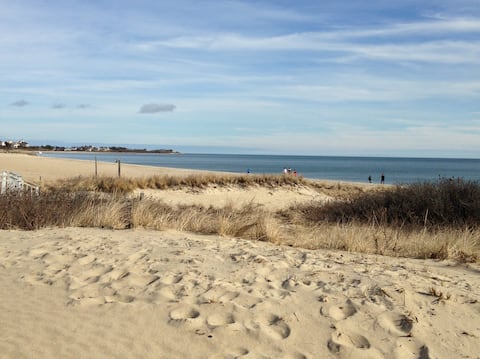 #27 Seasonal Cottage is 200 feet from the Beach