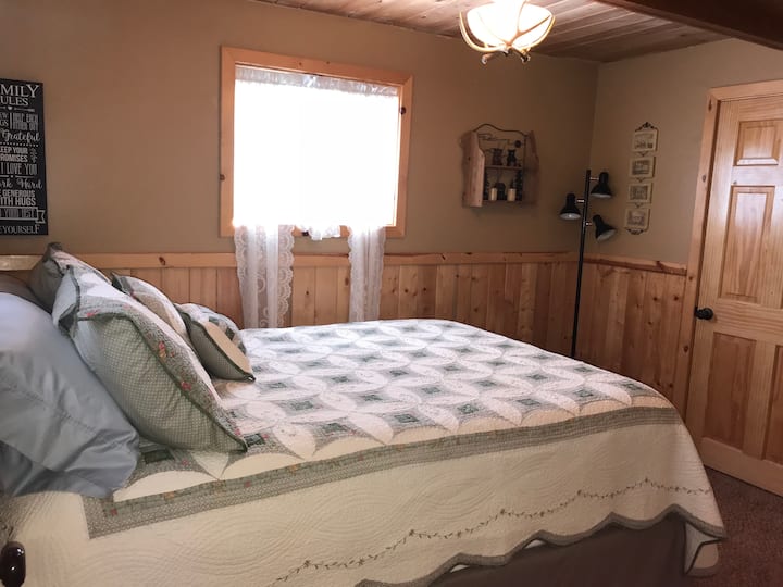 主卧（标准双人床）