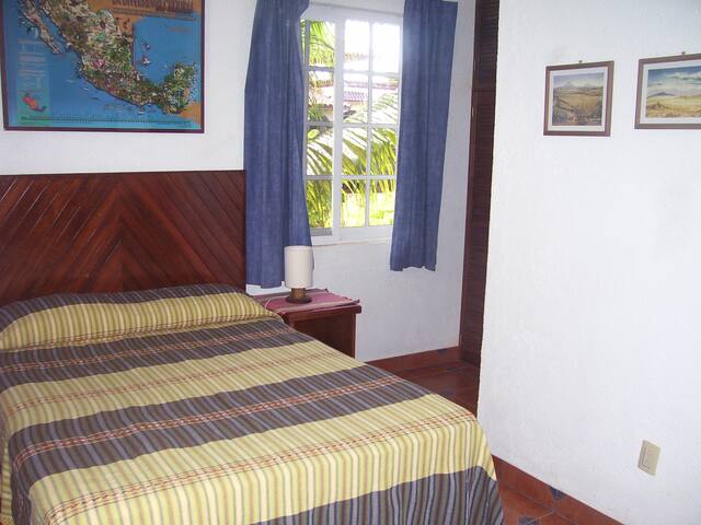 Habitación independiente en barrio La Rinconada