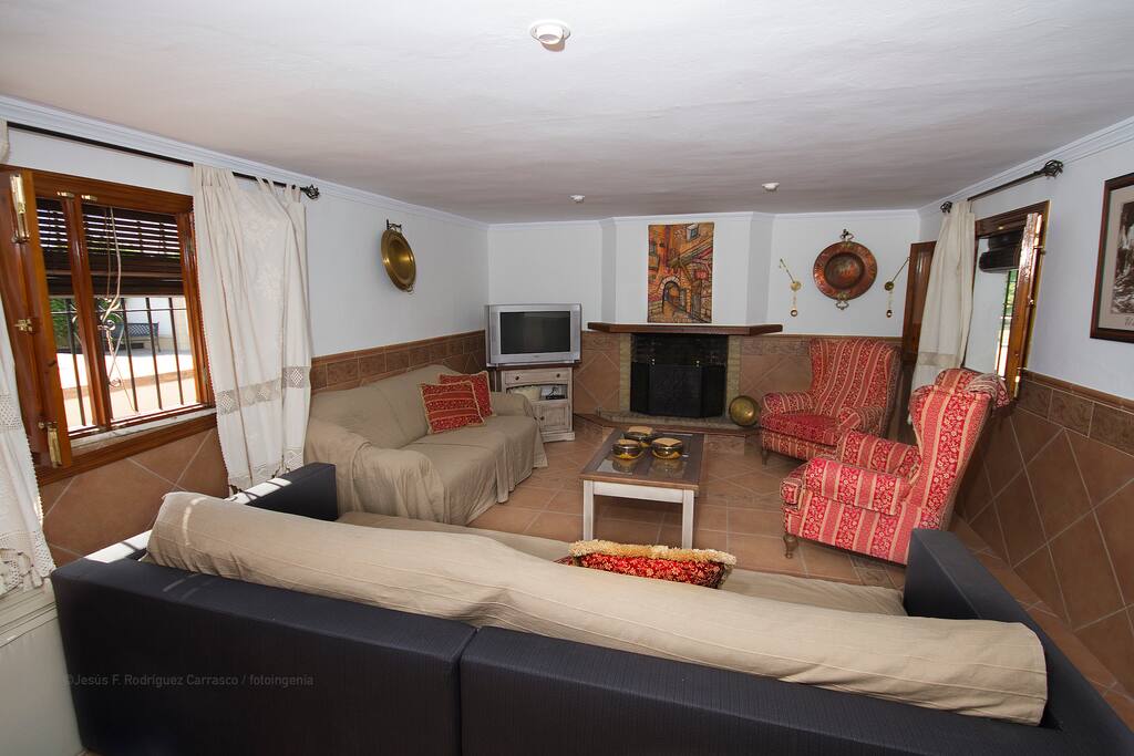 Salón con chimenea
