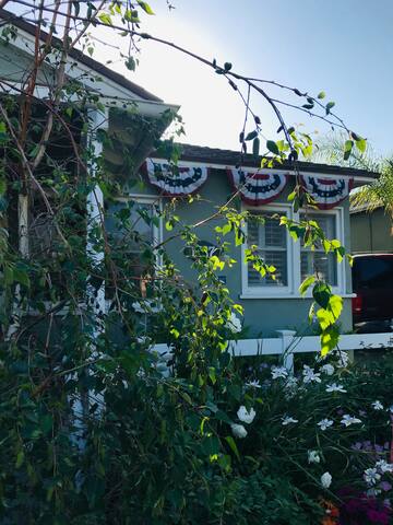 Charming Traditional gallery image 5