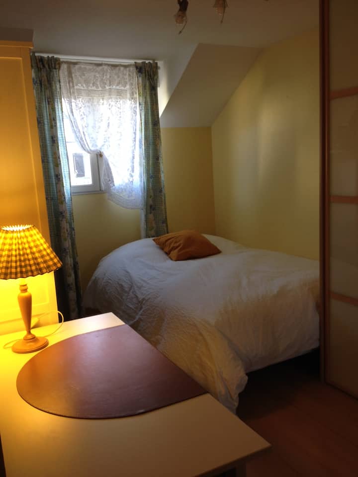 2º Quarto
Cama de casal