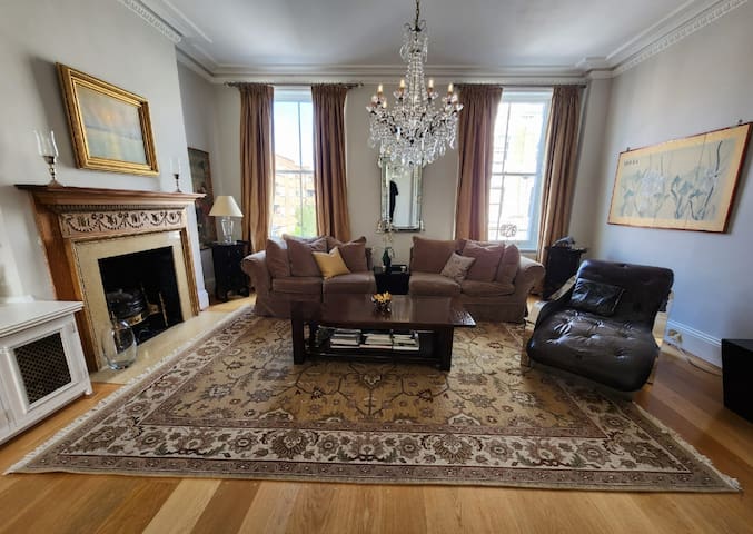 Chelsea & Kensington Townhouse with Roof Terrace