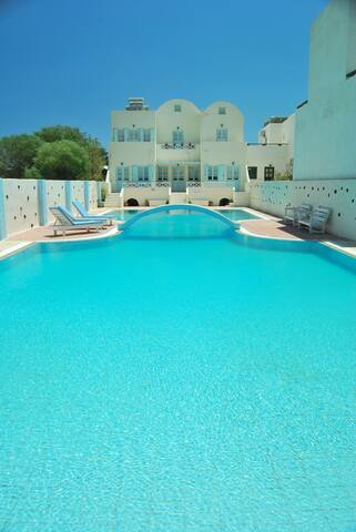 Aeolis Santorini Holiday House with Amazing Pool gallery image 3