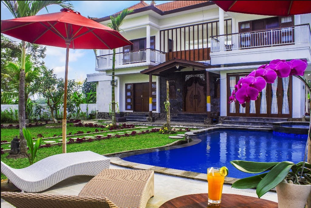 Pool and House View, enjoy fresh cold juice relax & feel the atmosphere of Shanti Padma