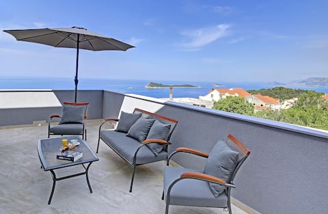 Villa Sandra, luxury penthouse apartment