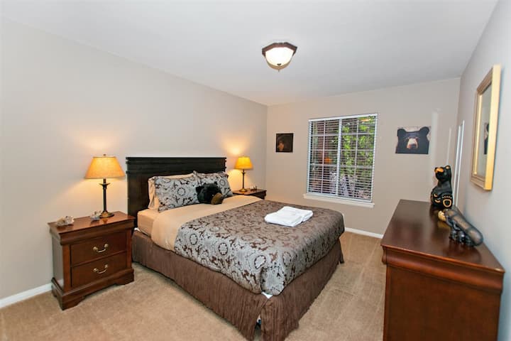 חדר שינה מס '3 עם נוף קווין סייז חדש וטריטוריאלי. 