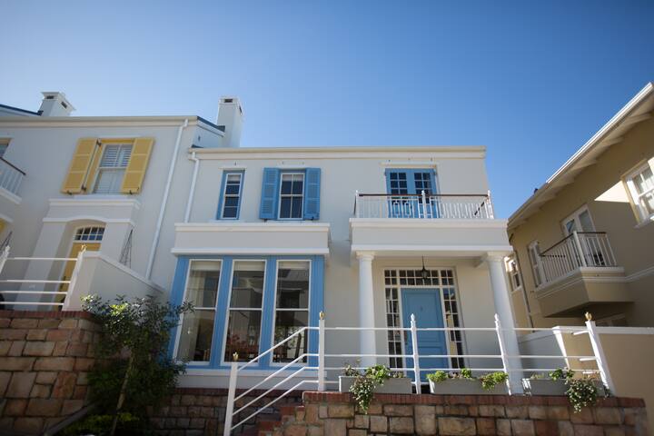 2 Middedorp at the Majestic Village, Kalk Bay gallery image 2