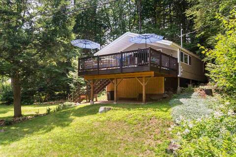 Bungalow Getaway on Lake Winnisquam