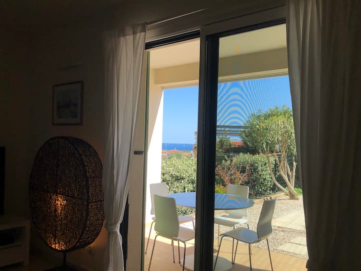 Ხედი ტახტიდან.