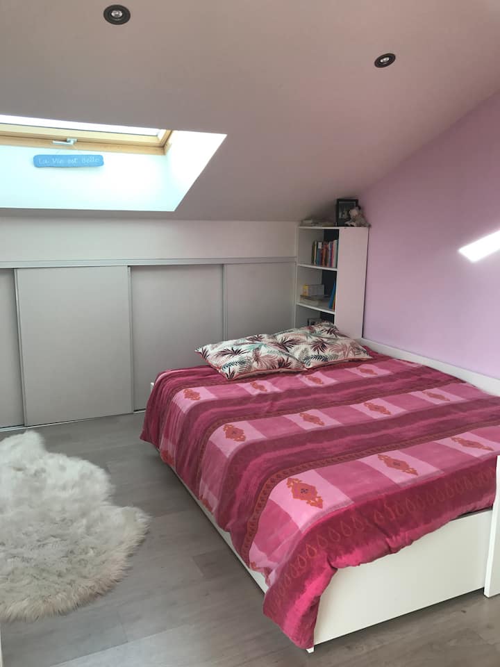 חדר שינה 3 (קומה)
מיטה זוגית 160