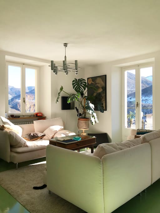 Soggiorno con vista - Living Room with view