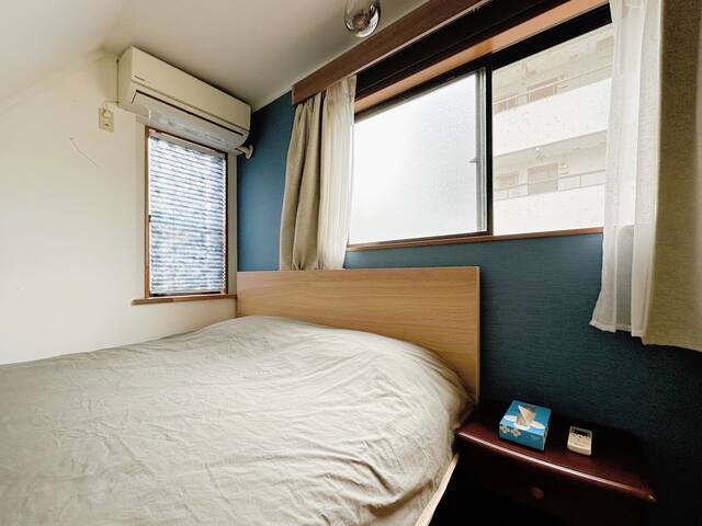 A single villa. The subway station is very close. gallery image 5