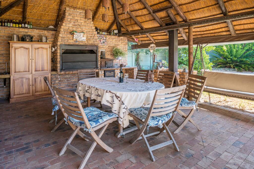 Thatch gazebo and barbeqeue for entertaining.