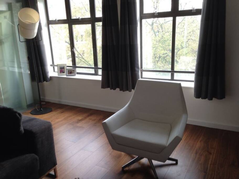 Large windows - giving lots of light