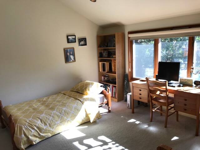 Cozy 2-Story Palo Alto House Near Downtown gallery image 4