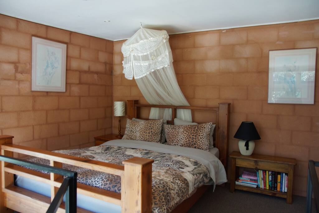Queen bed