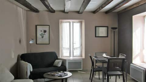 Annonce Airbnb populaire: Nice little house with garden. à Cher