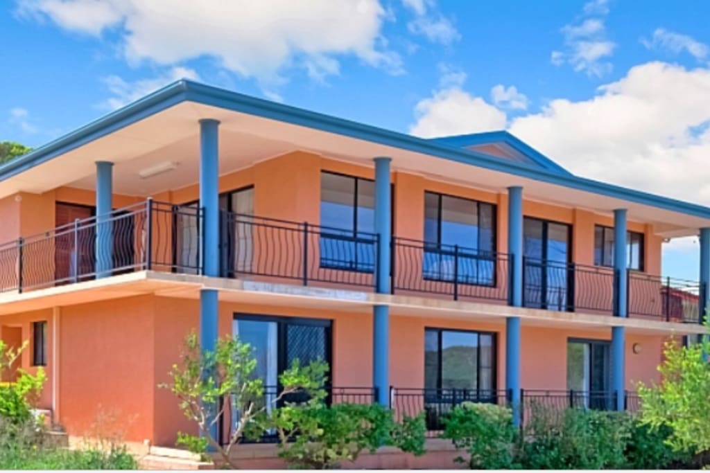 Large ground floor accomodation