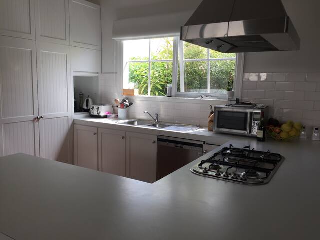 Family home, walk to beach, shops, train and cafes gallery image 3